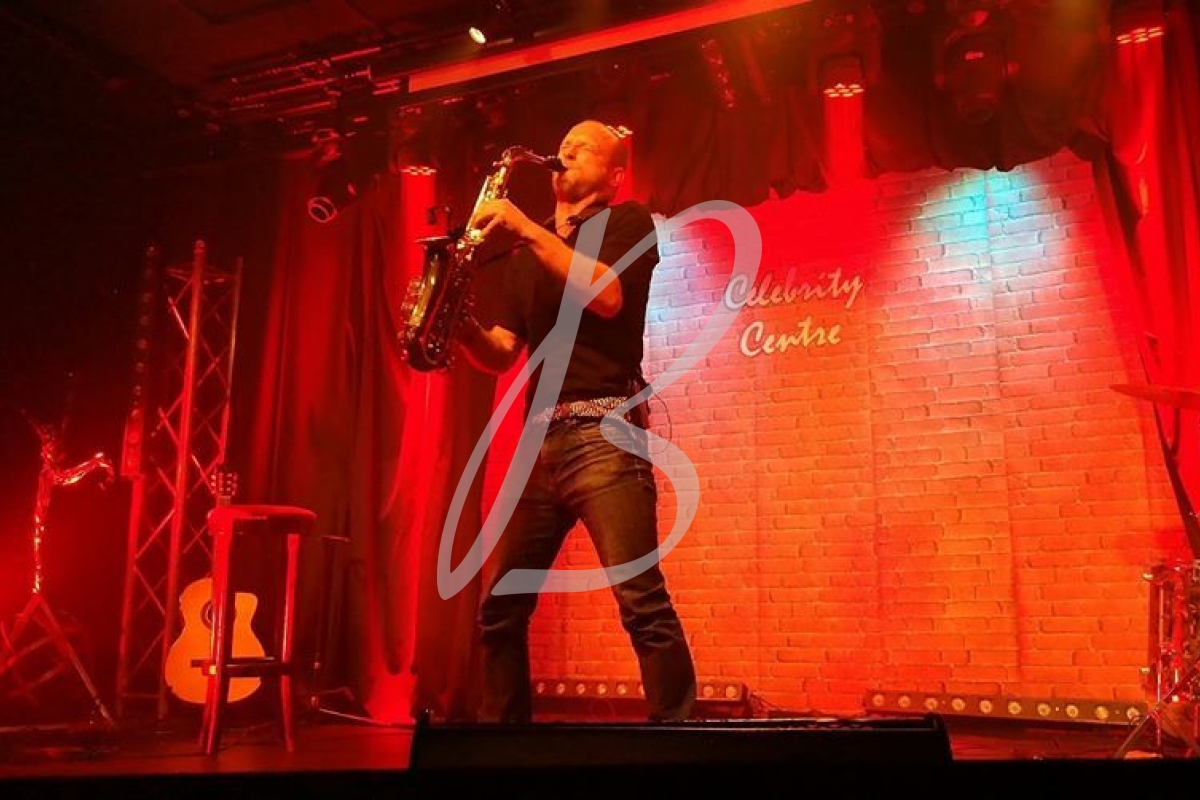 BEA CONCEPTION JAZZ SAXOPHONE SHOW ARTISTE MUSIQUE SOIRÉE CONVENTION ADOPTE UN EVENEMENT PRESTATION MUSICALE SOIREE AMBIANCE LOUNGE SAXO | BEA Conception