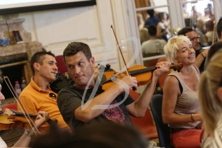 BEA CONCEPTION INSTRUMENT VIOLON PERCUSSION CHANT DANSE ANIMATION COHESION MUSIQUE EXPERIENCE | BEA Conception